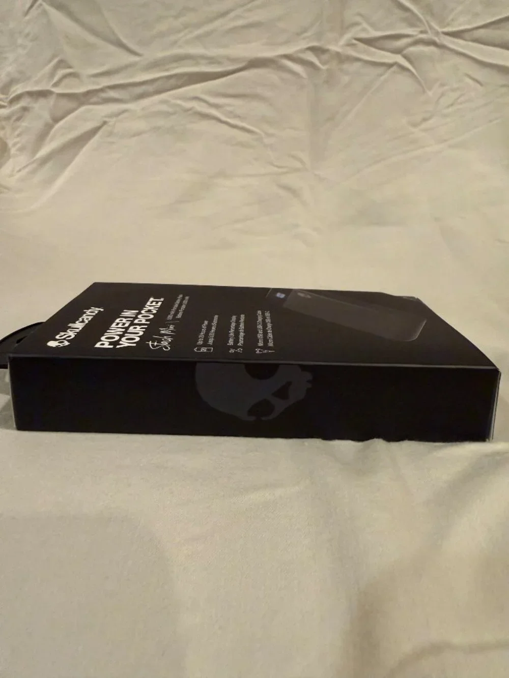 Skullcandy black stash